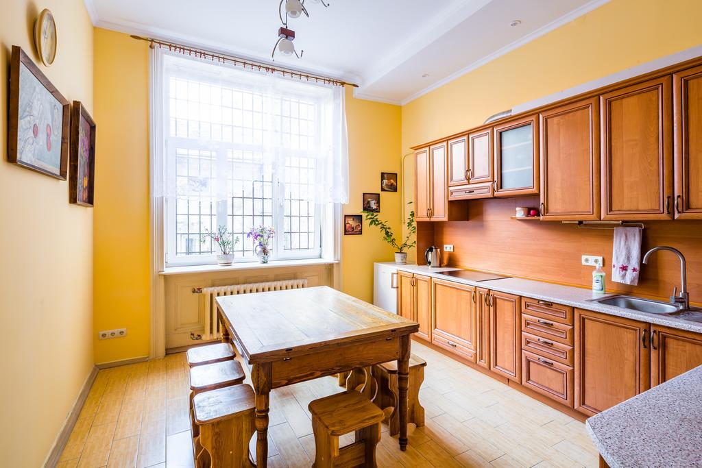 Apartments On Valova 9 Lviv Exterior foto
