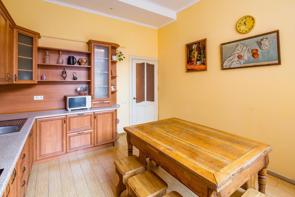 Apartments On Valova 9 Lviv Exterior foto